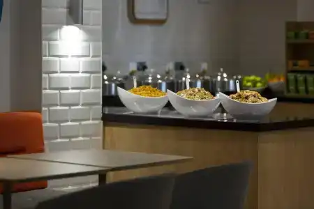 Holiday Inn Express - Edinburgh City Centre by IHG - 10