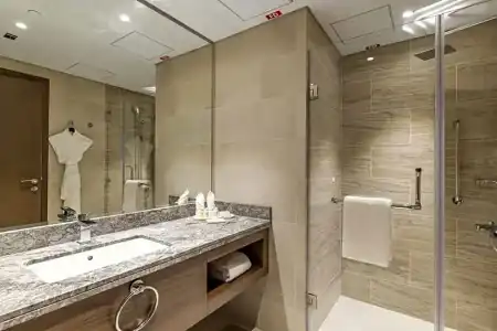 DoubleTree by Hilton Doha Downtown - 54