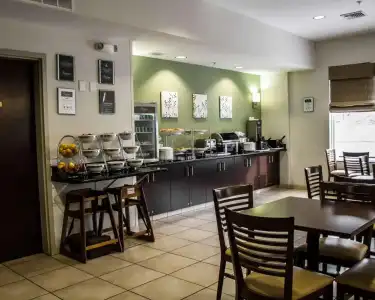 Express Inn & Suites - 12