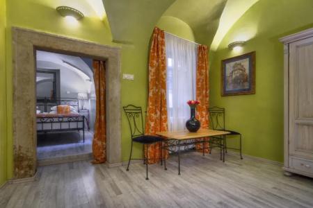Black Star Suites - 31