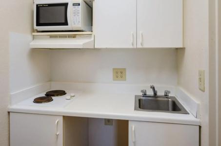 Suburban Studios Winston Salem-University Parkway - 18