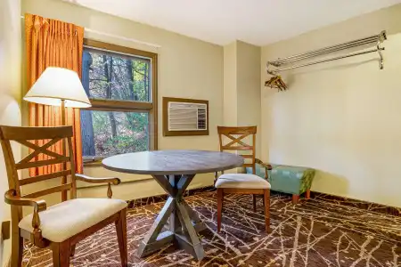 Super 8 by Wyndham Lake George/Downtown - 7
