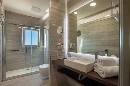 Alexandra Beach Resort & Spa - 94