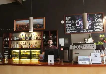 On Top Apartments & Hostel Backpackers - 6