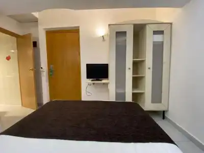 & Apartments Travessera - 3