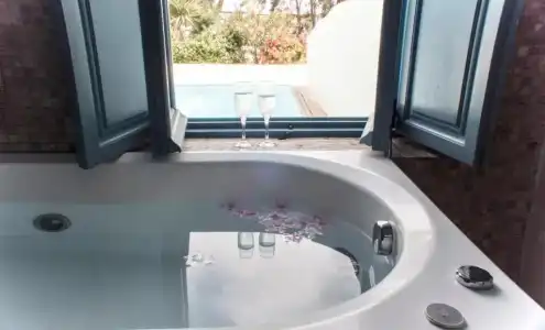 Black Rose Beach Suites - 112