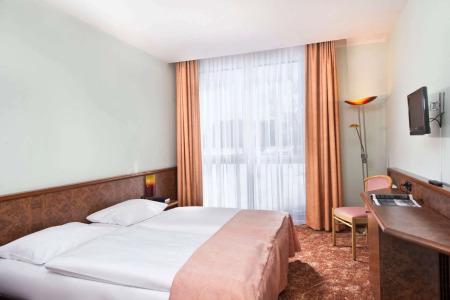 Days Inn by Wyndham Dessau - 0