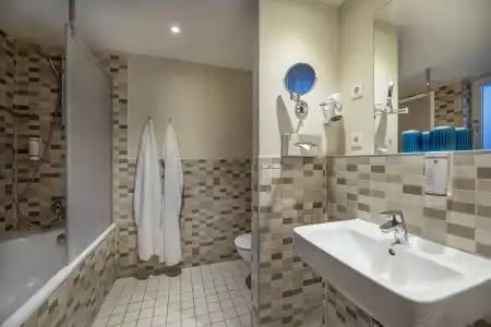 Premier Inn Berlin City Spittelmarkt - 9