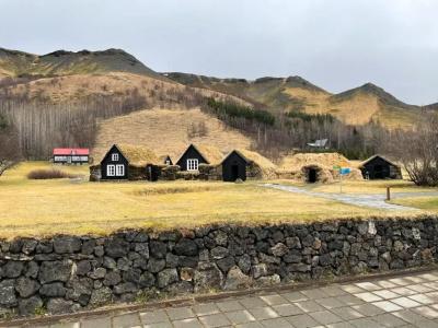Kverna Guesthouse - 11