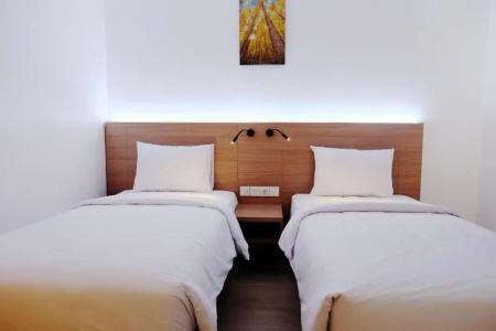 Grand   Thamrin  - 21