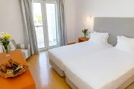 Marina Club I - 28