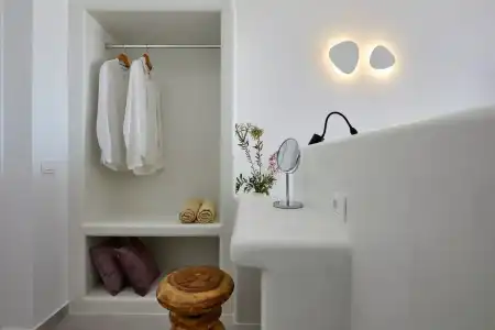 Anchor Suites - 90