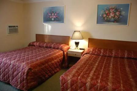 Merrill Field Inn - 15