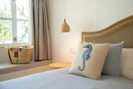 The Sea Club - 235