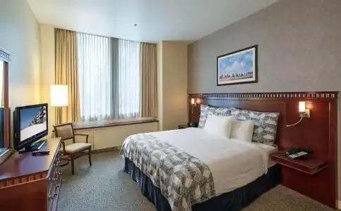 Le Square Phillips And Suites - 56