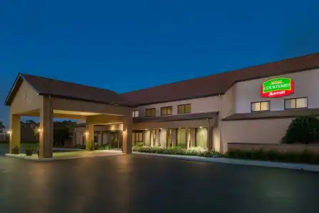 Courtyard by Marriott Wilmington / Wrightsville Beach - 19