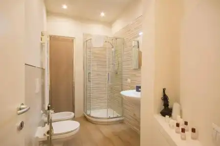 Regis Condo - 113