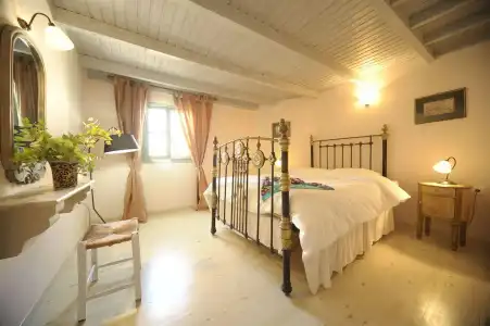 Mythos Suites Boutique - 3