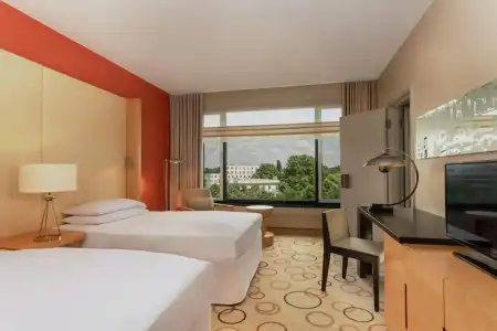 Sheraton Berlin Grand Esplanade - 4