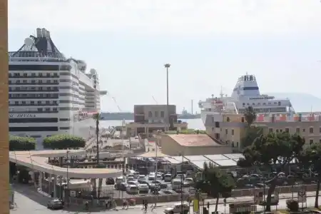 La finestra sul porto - 79