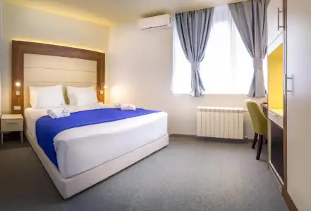Privilege Suites by Central Park - 24
