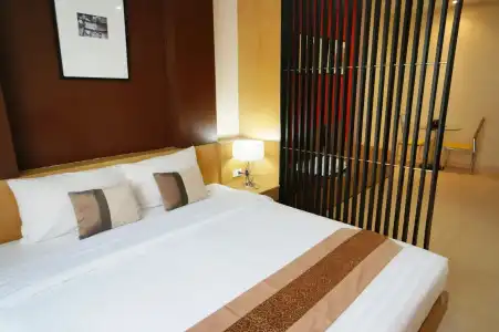 Silom convent garden - 38