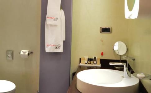 Les Fleurs Boutique - 7