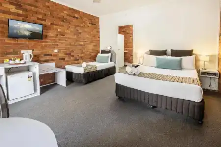 The Beach Motel Hervey Bay - 59