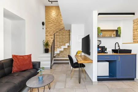 Helios Boutique Suites by la Finca - 18