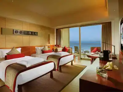 Pullman Oceanview Sanya Bay Resort & Spa - 4