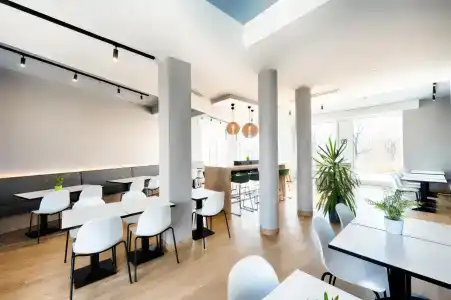 Moxy Berlin Airport - 23