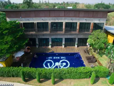 The Bike Loft Family Hostel - 15
