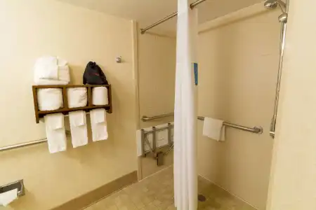 Hampton Inn Savannah-Historic District - 10