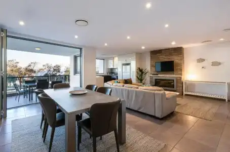 Bay Royal Apartments - 224