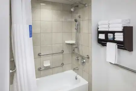 Hampton Inn & Suites Oklahoma City-Bricktown - 36