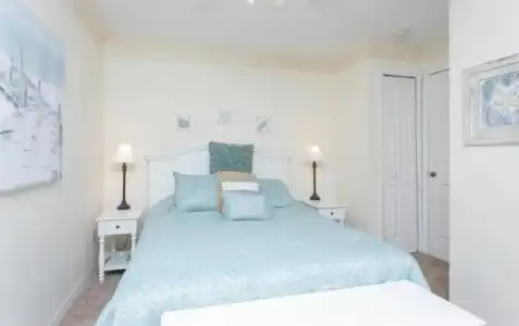 Hibiscus Oceanfront Resort - 27