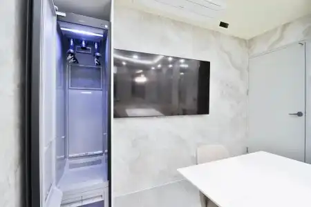 Busan Seomyeon YTT - 222