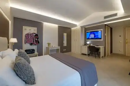 Vittorio Emanuele Boutique - 223