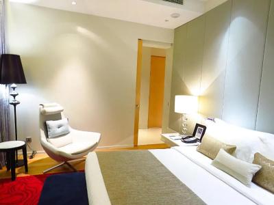 Mode Sathorn - 50