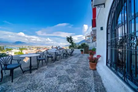 Reddoors Suites Sea View - 17
