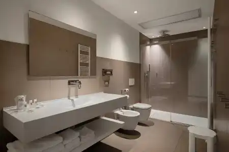 Hotel - 70
