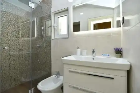 Villa Dragana with Heading Swimming Pool and Parking - 8