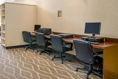 Comfort Suites Fredericksburg North - 22