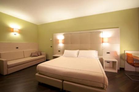 Acca Palace AAs - 36