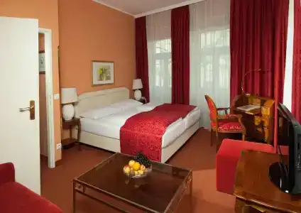 Newly Renovated Boutique Vier Jahreszeiten in the Heart of - 23