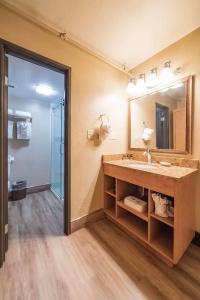 Best Western Plus GranTree Inn - 53