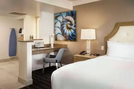 DoubleTree by Hilton San Diego Bayside - 103