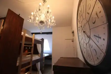 Old Kings Design Hostel - 17