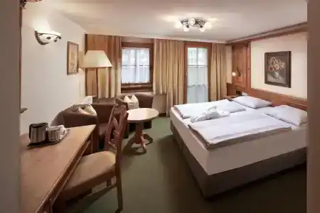 Romantikhotel - 83