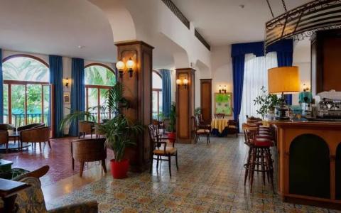 Grand Excelsior - 24